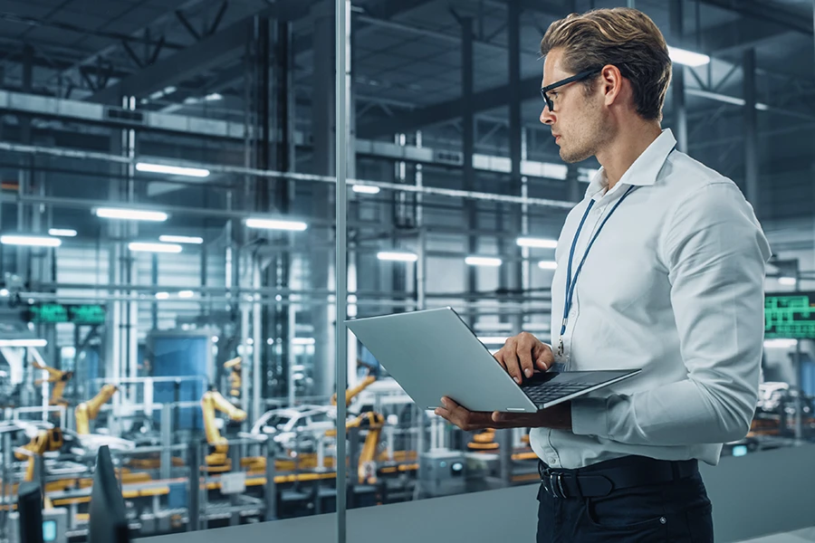 現場の負担が少ないセキュリティ環境を構築